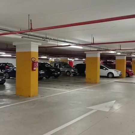 Casa Etruschi - Appartamento Con Posto Auto Livorno Buitenkant foto
