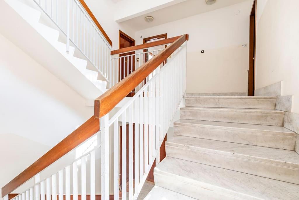 Casa Etruschi - Appartamento Con Posto Auto Livorno Buitenkant foto