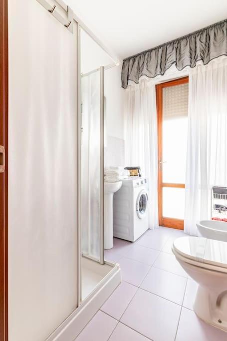 Casa Etruschi - Appartamento Con Posto Auto Livorno Buitenkant foto